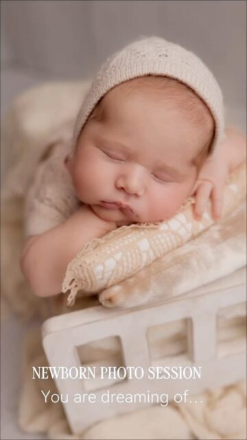 What emotions do you think newborn photos shall provoke?🤨#londonnewbornphotographer #londonnewbornphotography #londonfamilyphotographer #londonbabyphotographer #londonfamilyphotography